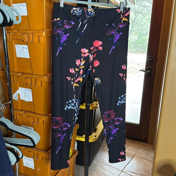 LuLaRoe Pants - NEW Lularoe TC Tall & Curvy Black Purple Pink Floral Leggings Size 12-18